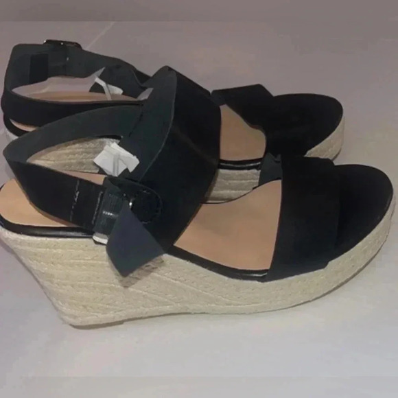 Women’s Wedge Sandal NEW - Picture 1 of 3